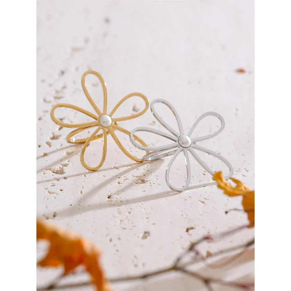 Seren Hollow Flower Ring