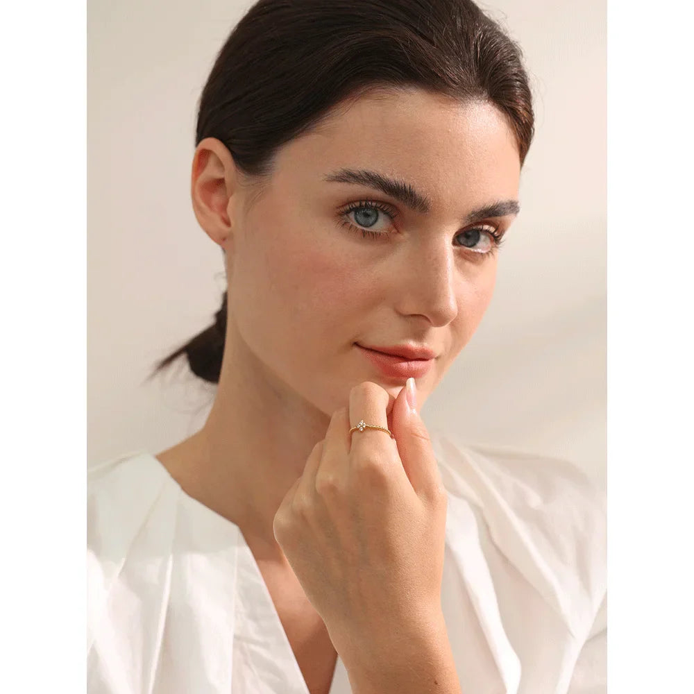 Zircon Grace Ring – Elegant Sparkle