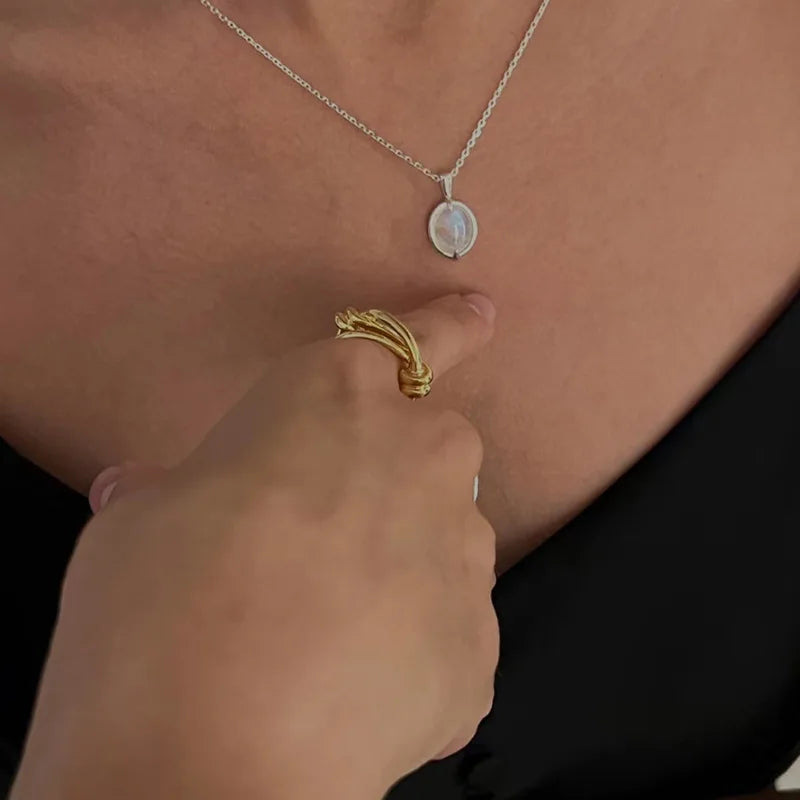The Astra Knot Ring