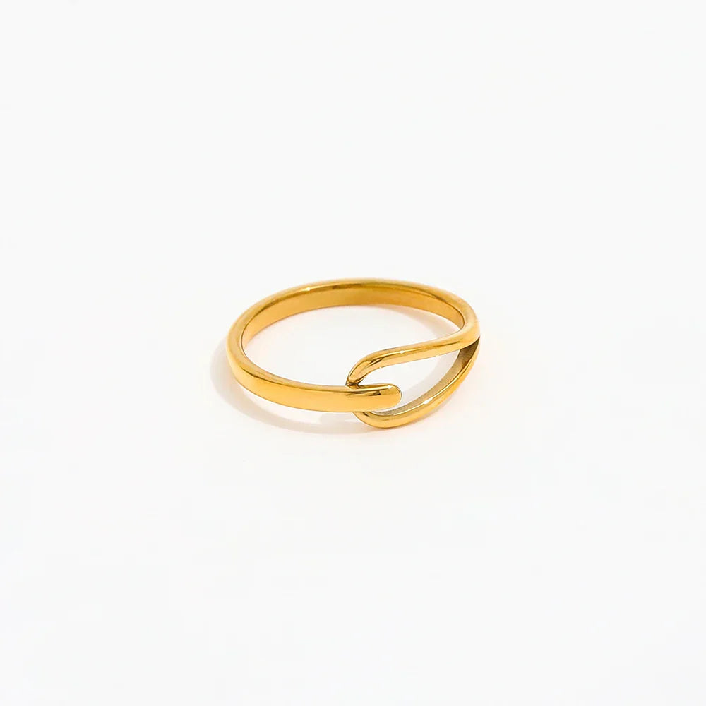 The Elan Hollow Ring