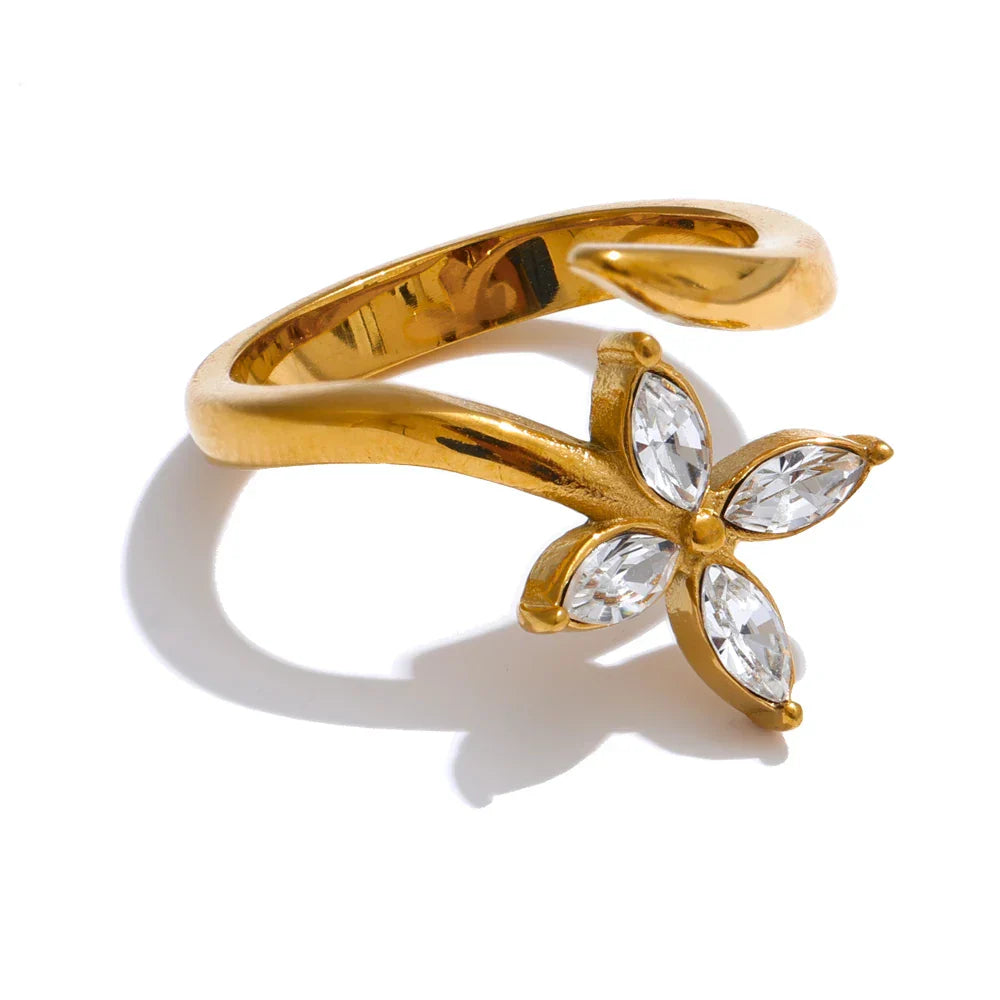 Emma Sparkling Flower Ring
