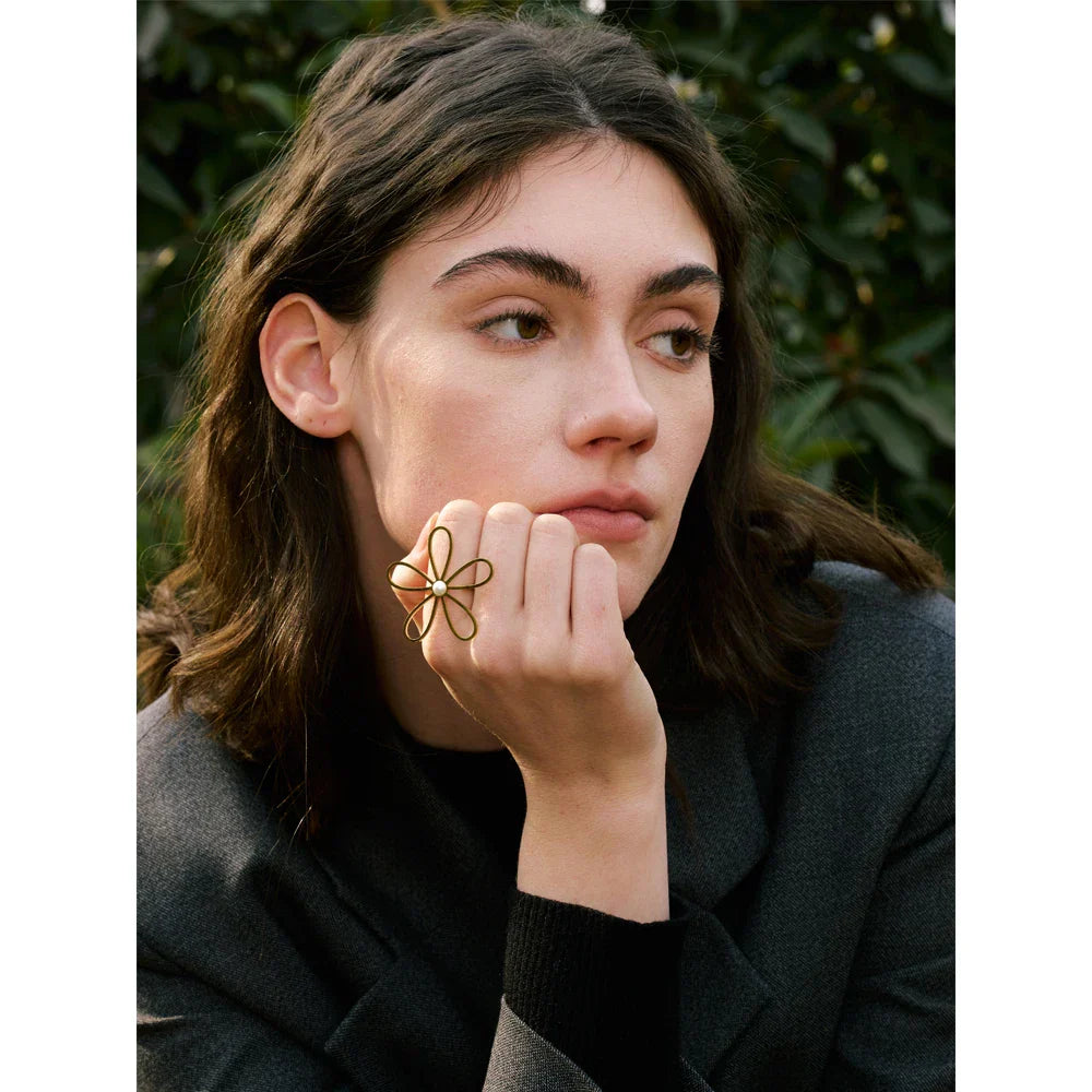 Seren Hollow Flower Ring