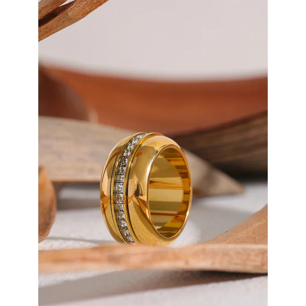 Lilliana Rotatable Gold Ring