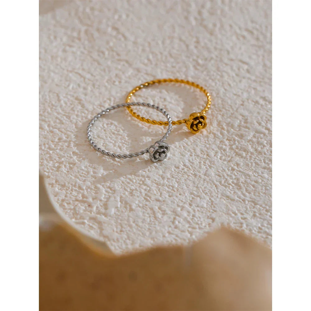 Erin Delicate Flower Ring