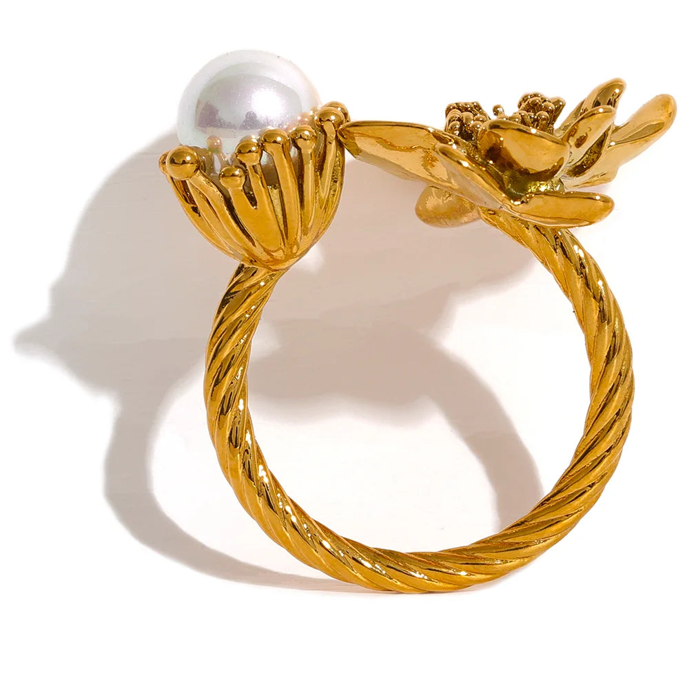 Margaret Pearl Flower Ring