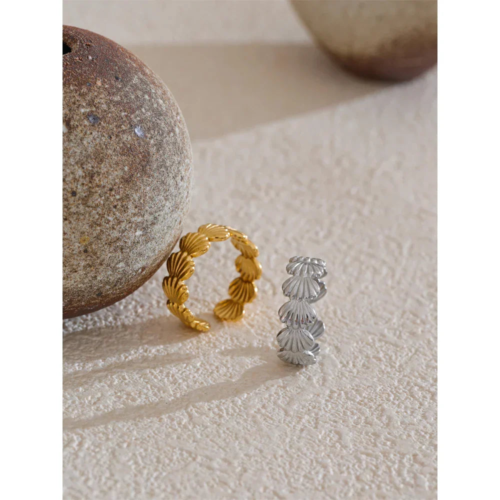 Shell Gold Ring – Ocean-Inspired Elegance