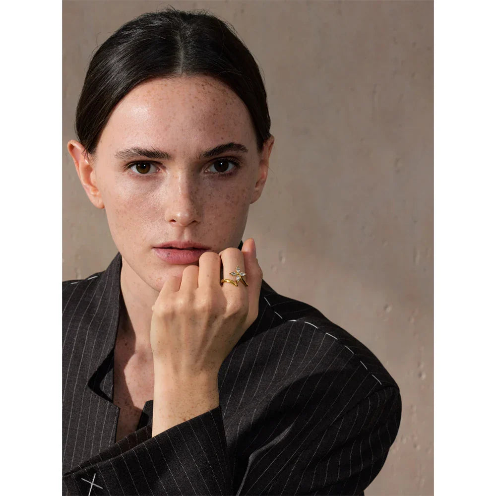 Emma Sparkling Flower Ring