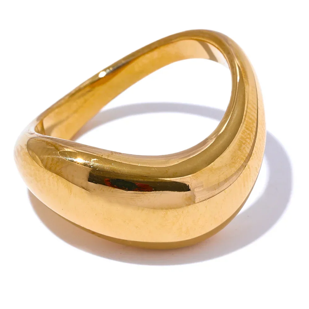 Lucille Smooth Minimalist Ring