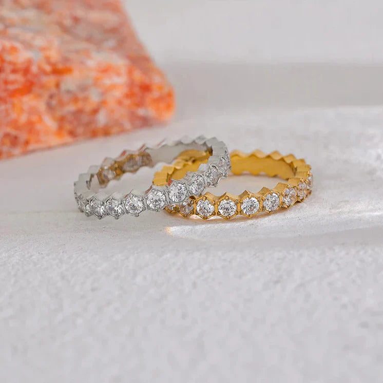 Lorna Classic Dainty Ring