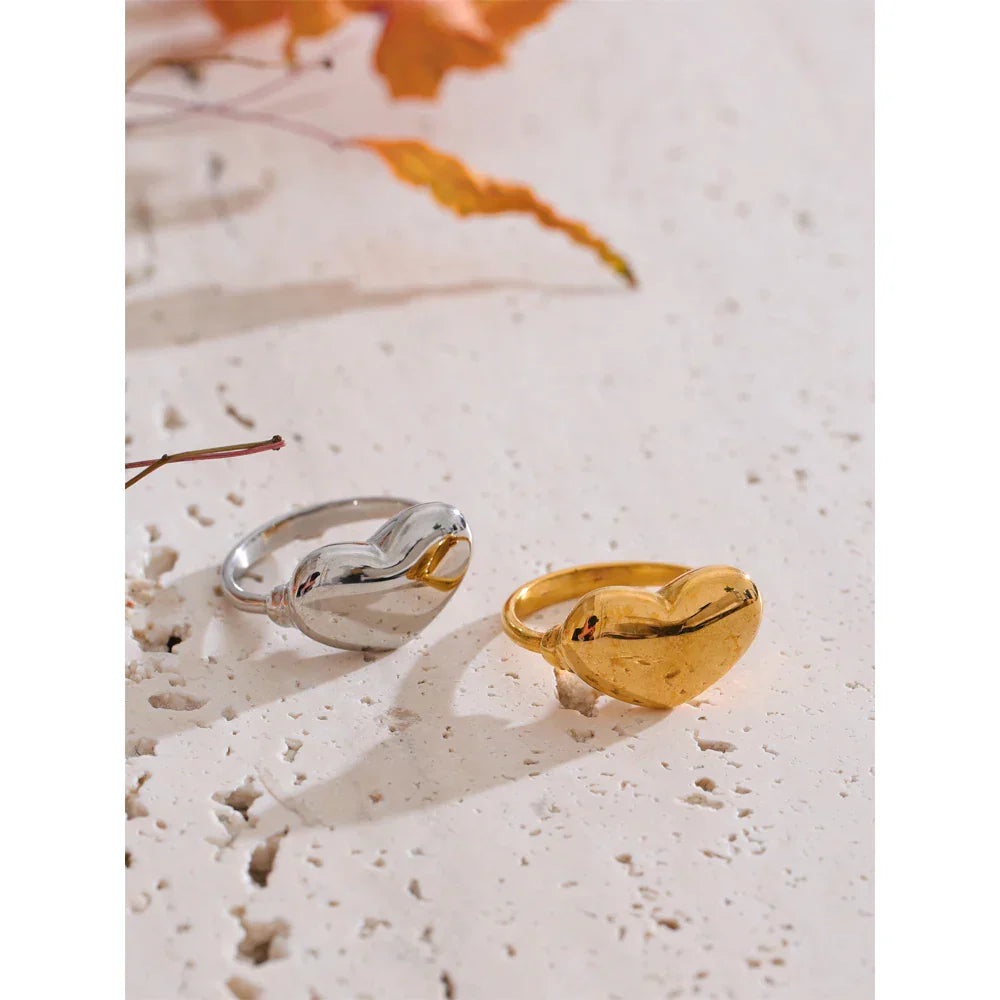 Elle Heart Ring
