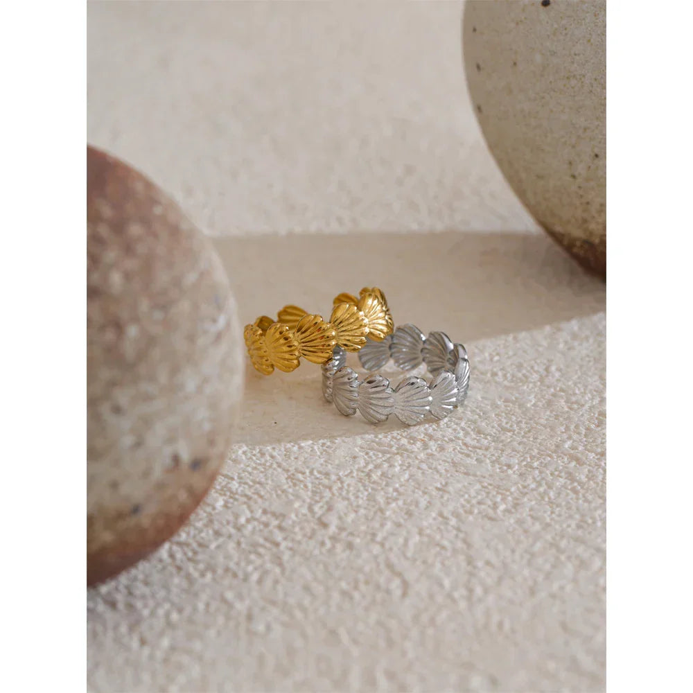 Shell Gold Ring – Ocean-Inspired Elegance