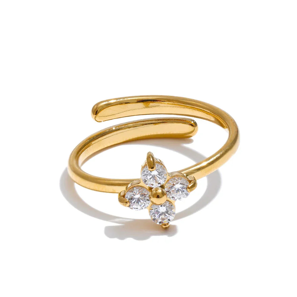 Holly Dainty Flower Ring