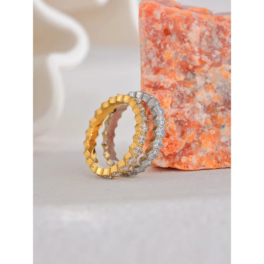 Lorna Classic Dainty Ring